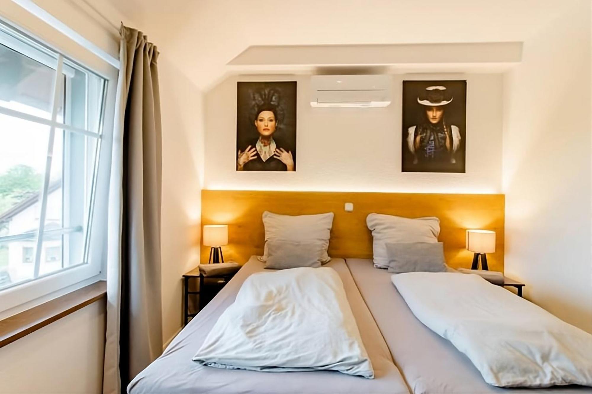 Komfortables Doppelzimmer In Kehl Goldscheuer - 1A Guesthouse Exterior foto